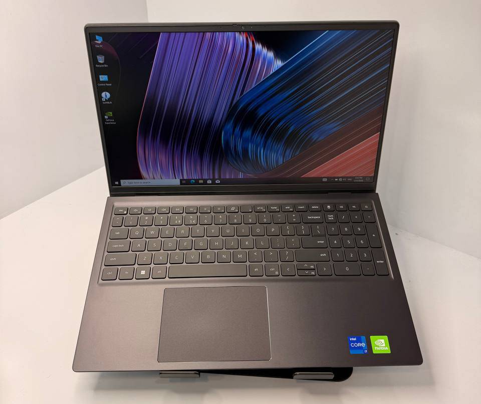 کار کرده DELL VOSTRO 15-5510(Cpu :  intel i7-11370H  Ram : 16GB DDR4-3200MHz  Storage : 512GB m2 nvme  VGA : 2GB /GeForce MX450  LED : 15,6  inch FHD )